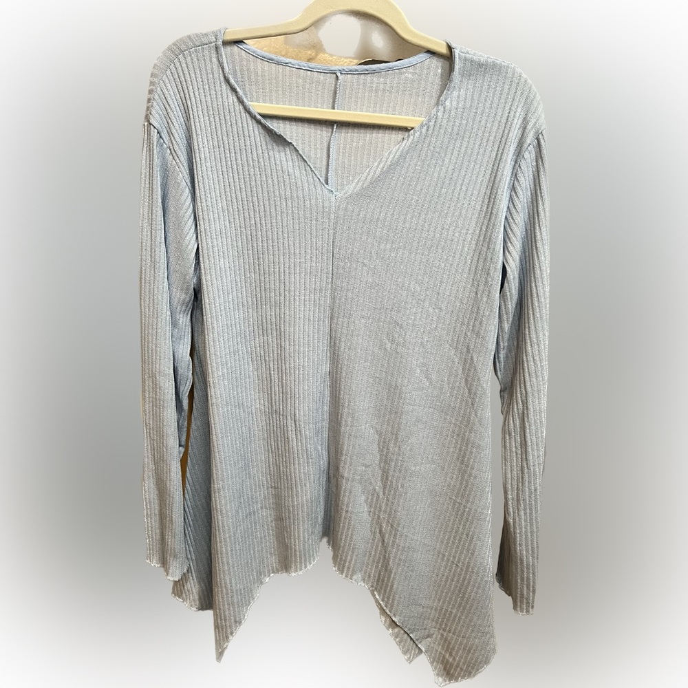 # 33 Lightweight long sleeve sweater baby blue NWOT